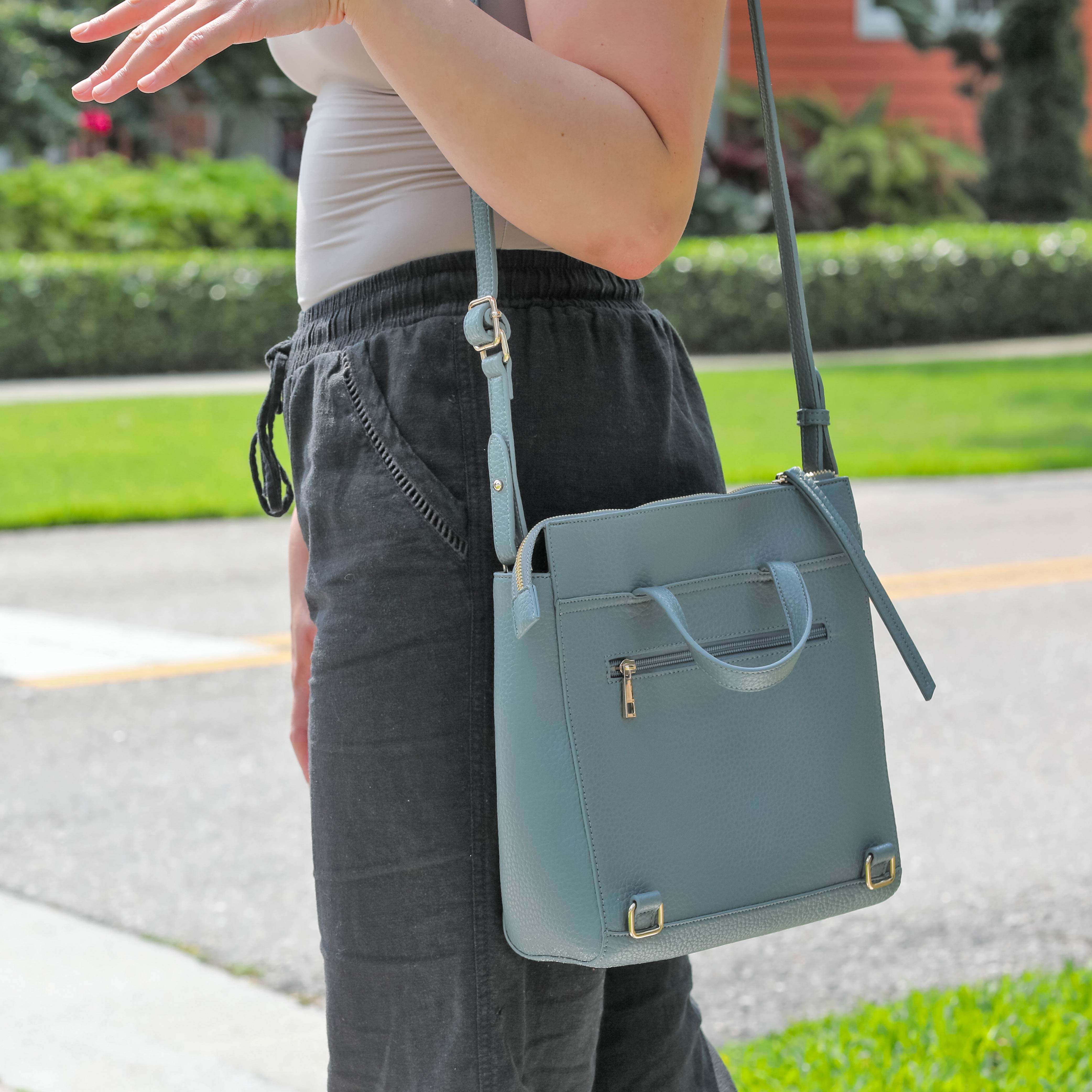 【Raucohouse】Billy pocket 2-way convertible backpack NEW! Billie Convertible Backpack/Crossbody – K-Carroll.com